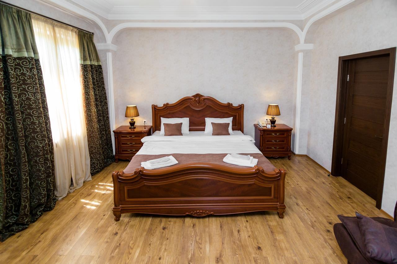 Elia Palace Hotel Tbilisi Exterior photo