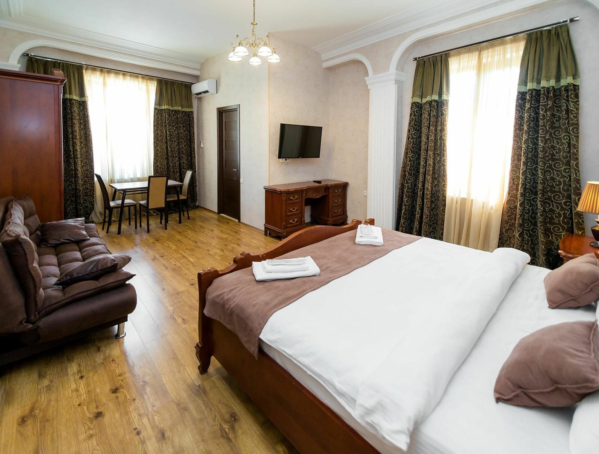 Elia Palace Hotel Tbilisi Exterior photo